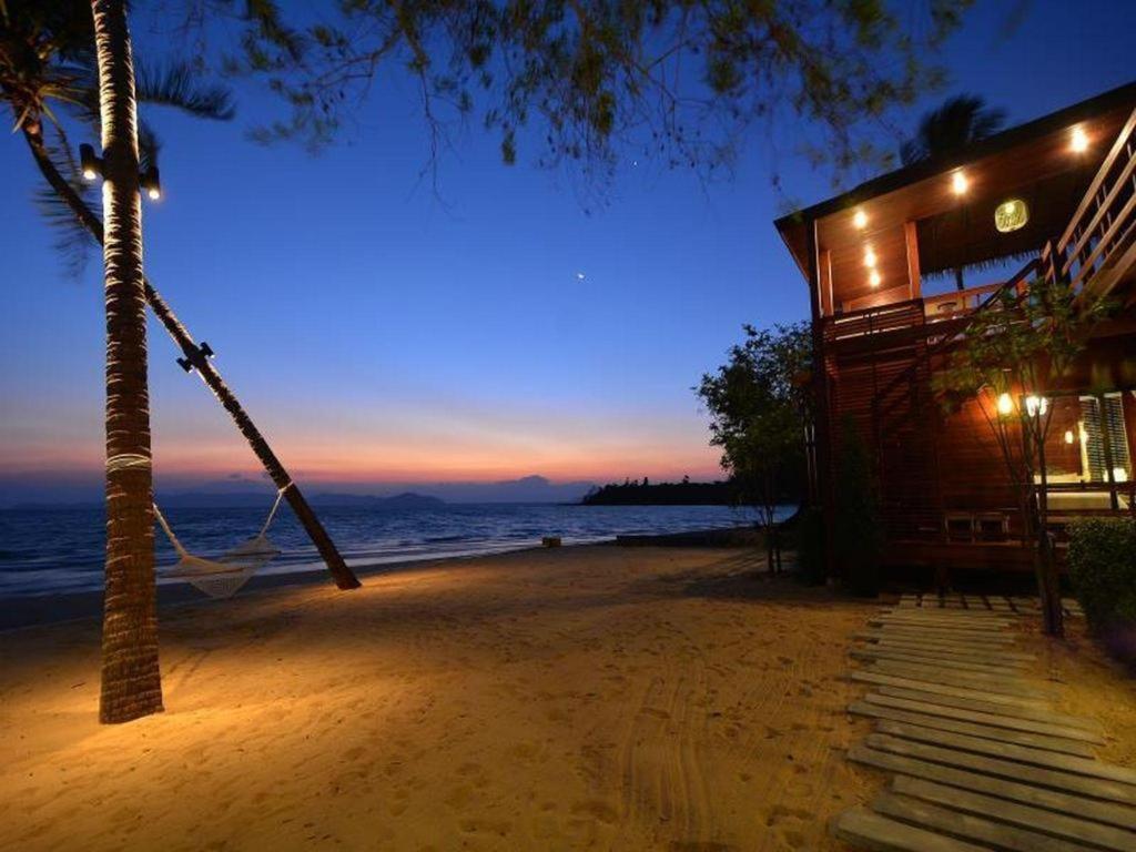 The Blue Sky Resort@ Koh Payam Koh Phayam Exterior photo