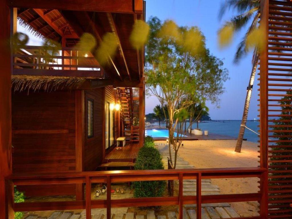 The Blue Sky Resort@ Koh Payam Koh Phayam Exterior photo
