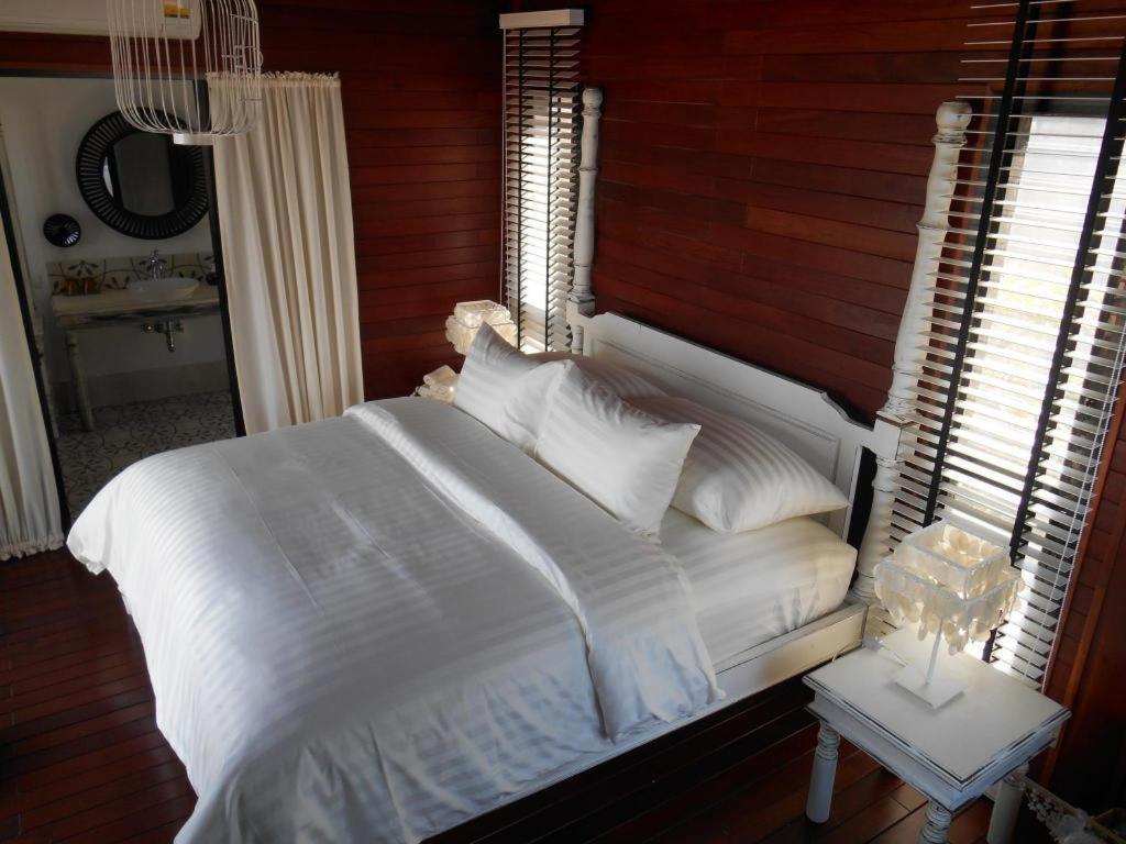 The Blue Sky Resort@ Koh Payam Koh Phayam Exterior photo