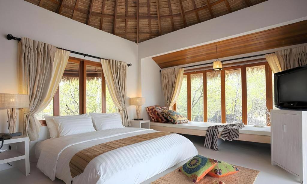 The Blue Sky Resort@ Koh Payam Koh Phayam Exterior photo