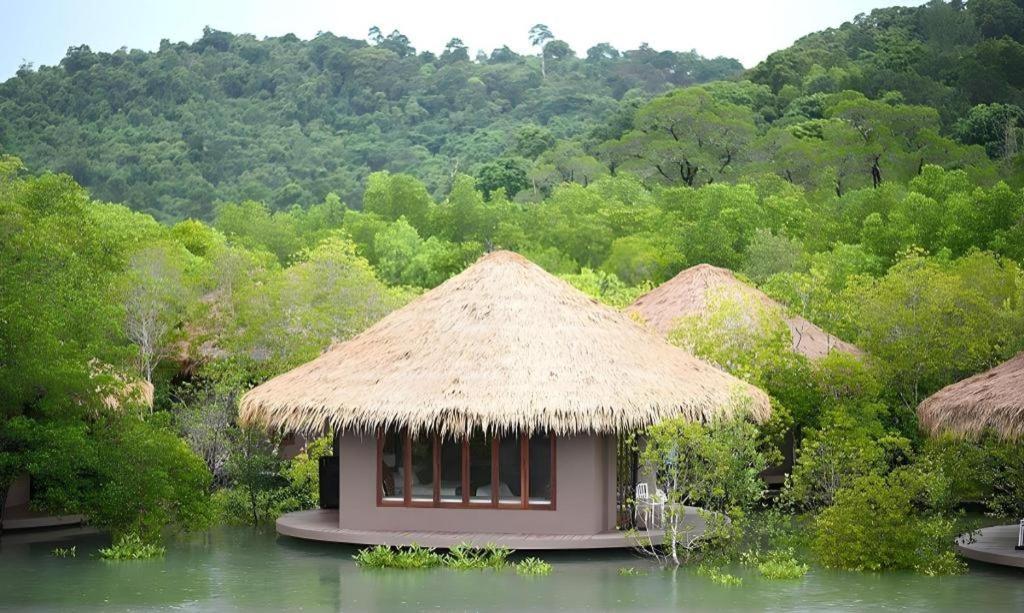 The Blue Sky Resort@ Koh Payam Koh Phayam Exterior photo