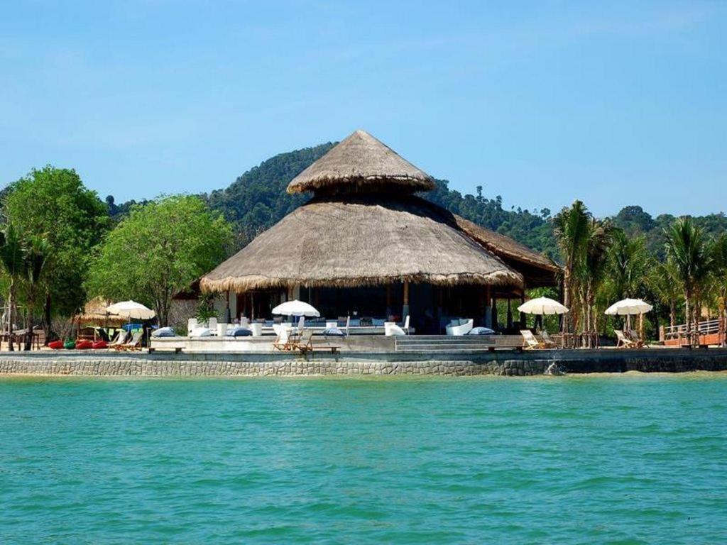 The Blue Sky Resort@ Koh Payam Koh Phayam Exterior photo