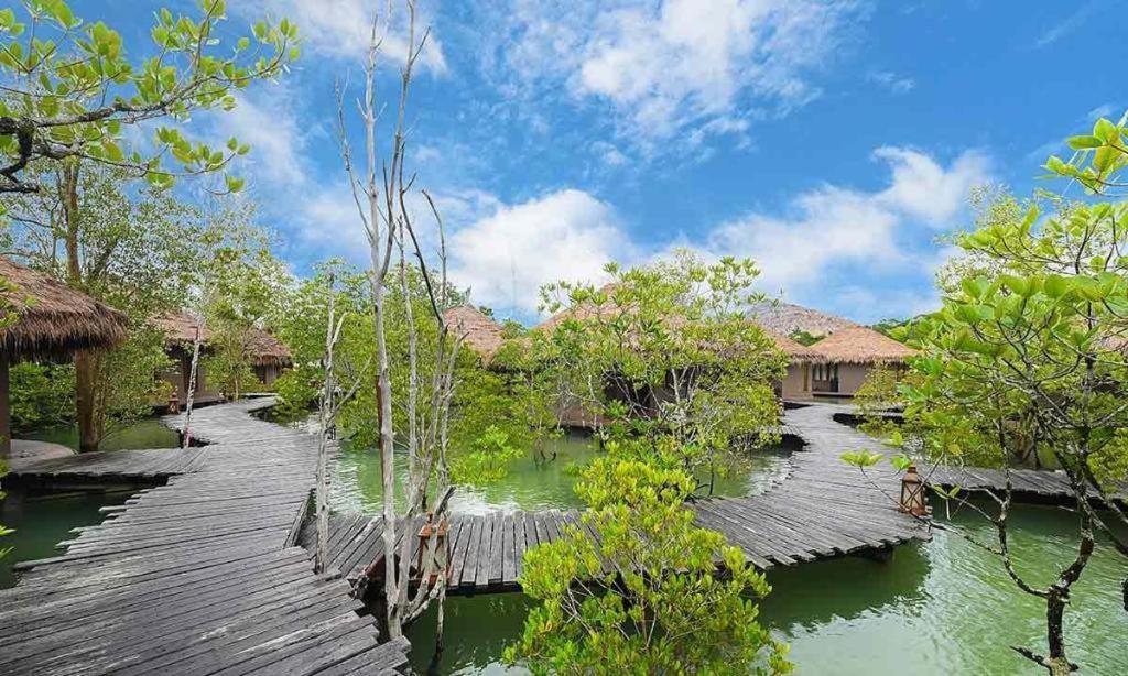 The Blue Sky Resort@ Koh Payam Koh Phayam Exterior photo