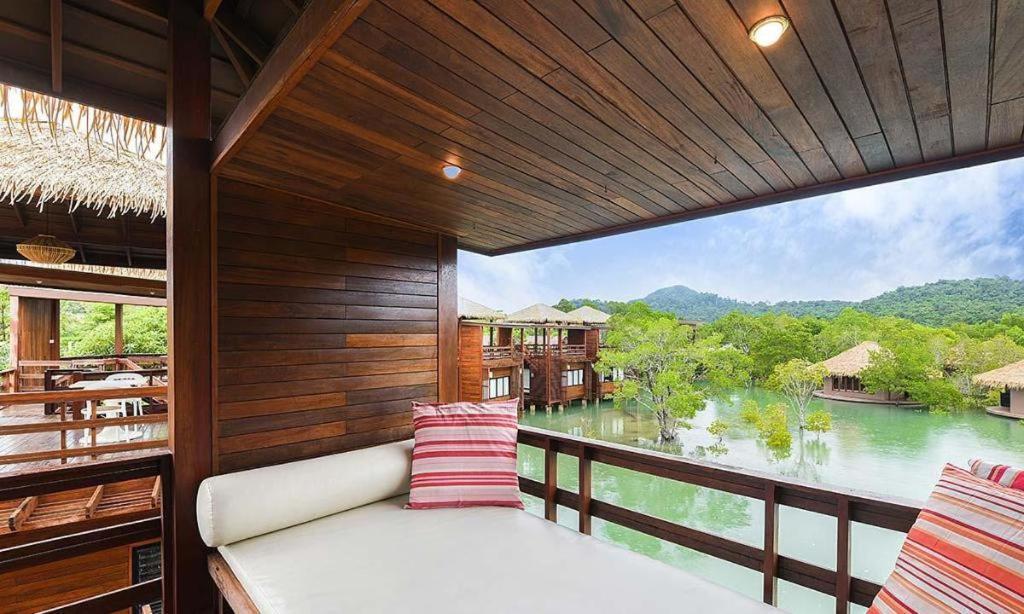 The Blue Sky Resort@ Koh Payam Koh Phayam Exterior photo